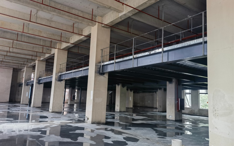 上海松江区厂房装修松江工厂钢结构隔层松江钢结构搭建工程-上海荣钦建筑工程公司